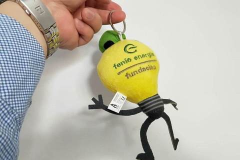 Peluche-Publicitario-Bombilla-FENIE