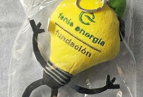 Peluche-Publicitario-Bombilla-FENIE