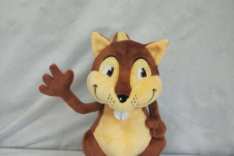 Peluche-Publicitario-Ardilla_Camping-Masnou