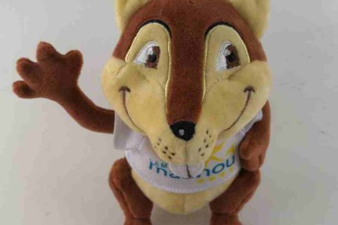 Peluche-Publicitario-Ardilla_Camping-Masnou