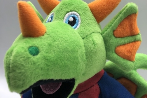 Peluche-Publicitario-Dragonés-Fútbol_SD-Huesca