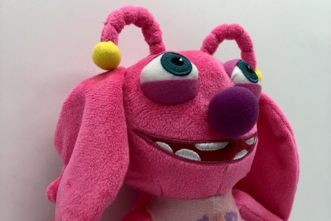 Peluche-Publicitario-ELO_Ale-Kids-Inglés