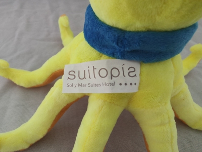 Peluches-Publicitarios-Pulpo-Solete-Hotel-Suitopia-Calpe-H20cm